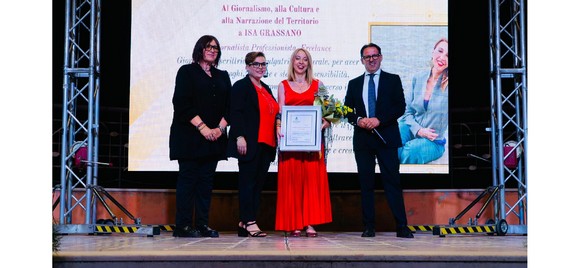 Isa Grassano ha vinto il Premio Lucania Oro 2026 per “giornalismo, cultura e narrazione del territorio”